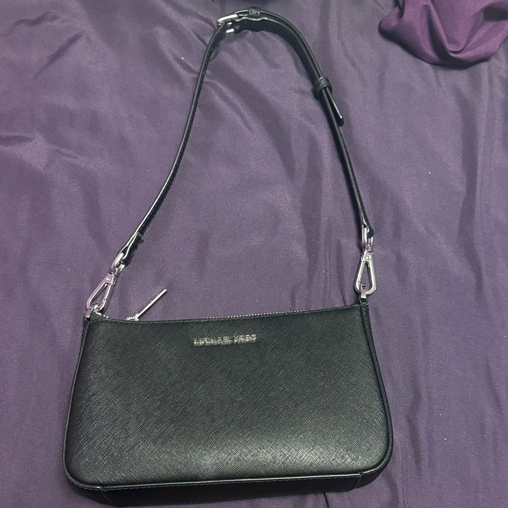 Michael Kors Elegant Black Shoulder Bag - Picture 1 of 5